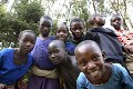 Enfants  la sortie d'une cole