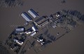 Inondation dans la valle de la Vilaine, une ferme prs de Redon.