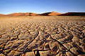 Plaine sche dans les dunes de Sossusvlei. Dsert du Namib