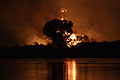 Feu de brousse la nuit. Delta de l'Okavango.