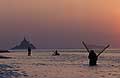 Pche traditionnelle  la crevette en baie du Mont-Saint-Michel