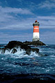 Le phare des Pierres Noires vu depuis les roches....