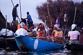 Femmes africaines, marchandes du marché flottant de la cité lacustre de Ganvié sur la Lac Nokoué. Bénin. Afrique 
 femme 
 Bénin 
 lagune 
 Ganvié,
lac,
Nokoué,
 