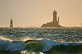 Au fond le phare de la Vieille. phare Vieille La Plate Bretagne baie vagues mer côte vent littoral France Trépassés surf spot pointe Van Raz Sein eau 