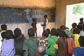  école Sahel primaire Niger sensibilisation girafes désert brousse tigrée enfants nature protection patrimoine giraffa camelopardalis peralta 