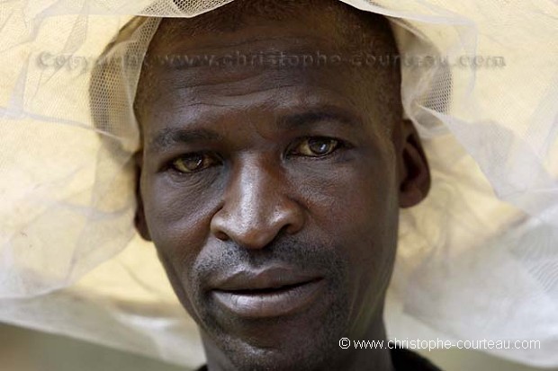 Bee-Keeper, Rwanda