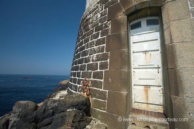 Pierres Noires Lighthouse, the door.