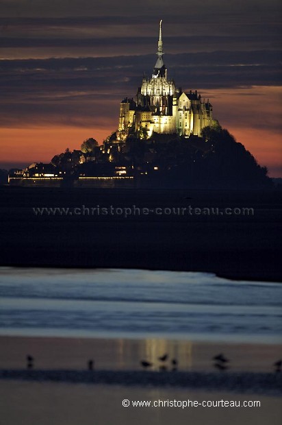 Vue nocturne du Mont Saint Michel