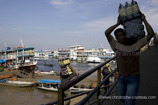 Manaus, zone portuaire/ Manaus' Harbor