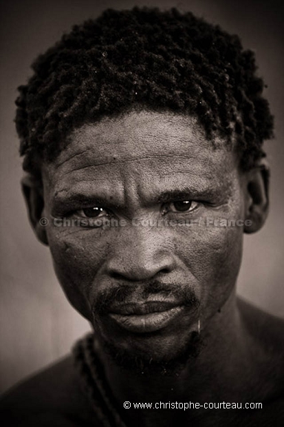 Qhaikgao, Bushman.