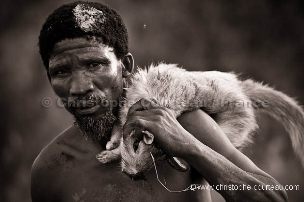 Chasseurs Bushmen au Botswana