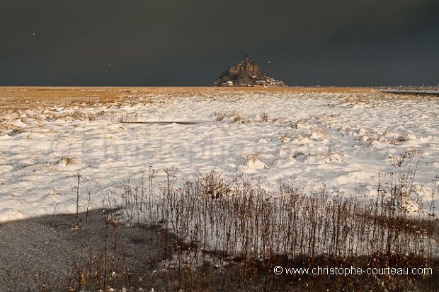 Le Mont St Michel sous la neige.