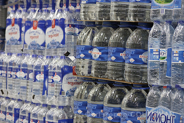 Rayon Eau minérales dans un hyper-marché