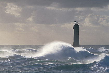 Phare de Nividic dans la tempte