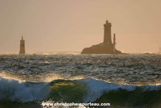 Ecumes des vagues de la baie des Trpasss.