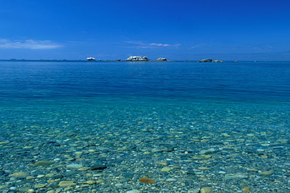 Shoreline at Sein Island, low tide