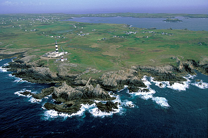 Pointe de Porz Men et phare du Crac'h. Ouessant